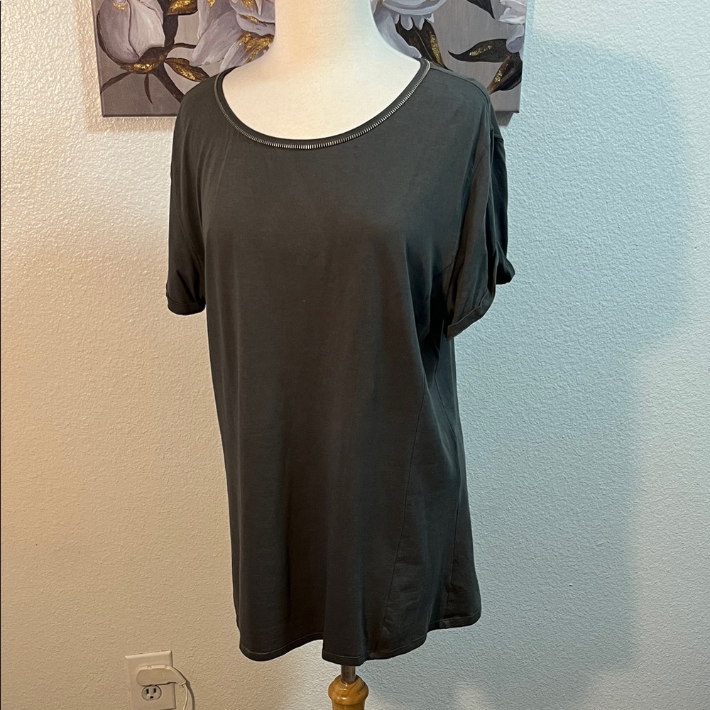 NWOT Gap Women’s Short-Sleeve Scoop Neck Top